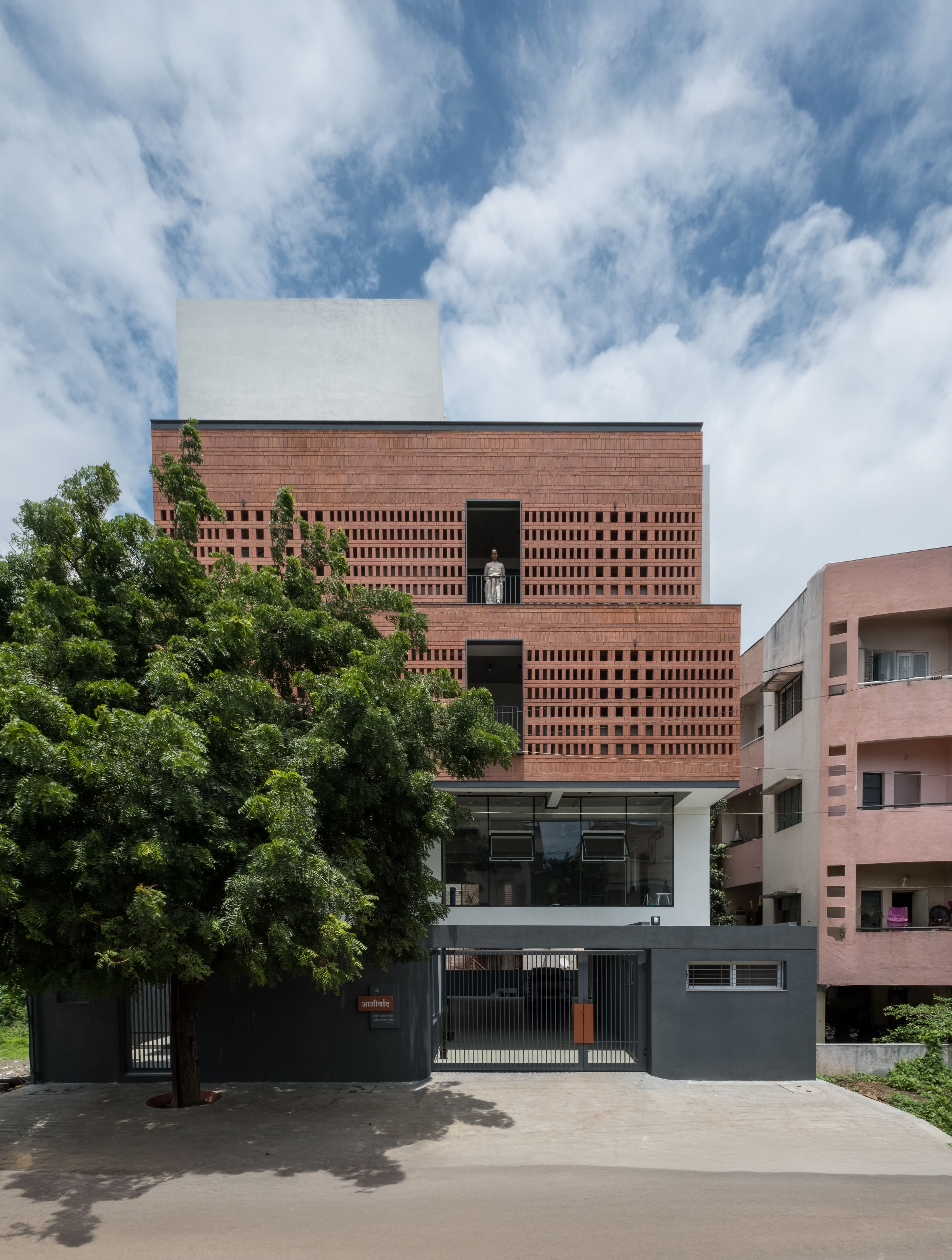 BRICK JALI HOUSE